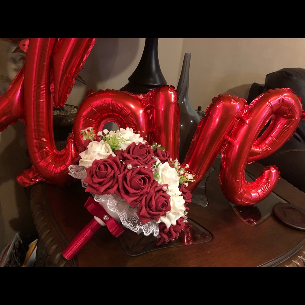 Red/White Fake Flower Bouquet LOOKS REAL
